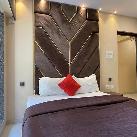 Osi Apartments Bandra West Mumbai  Buitenkant foto