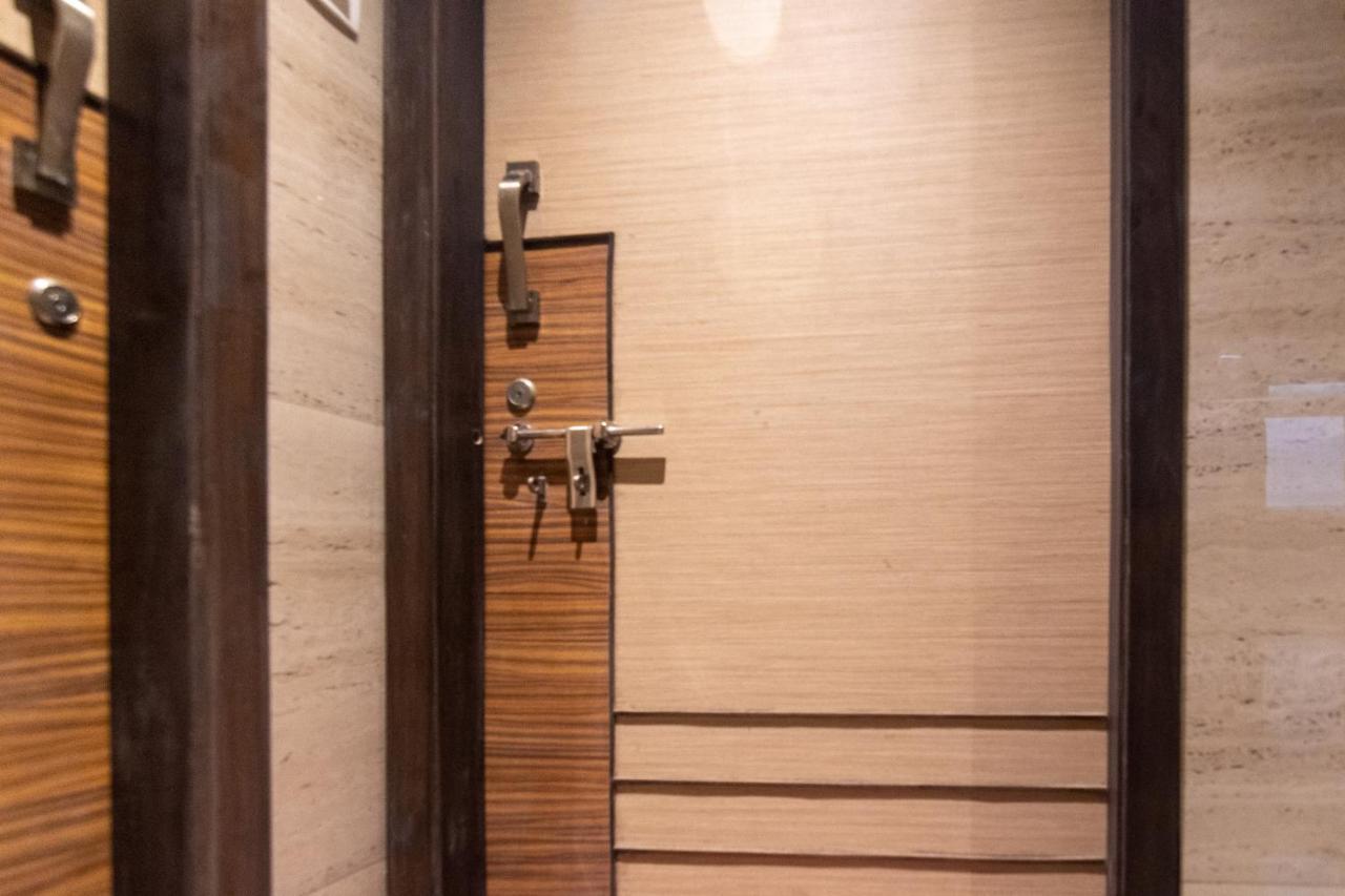 Osi Apartments Bandra West Mumbai  Buitenkant foto
