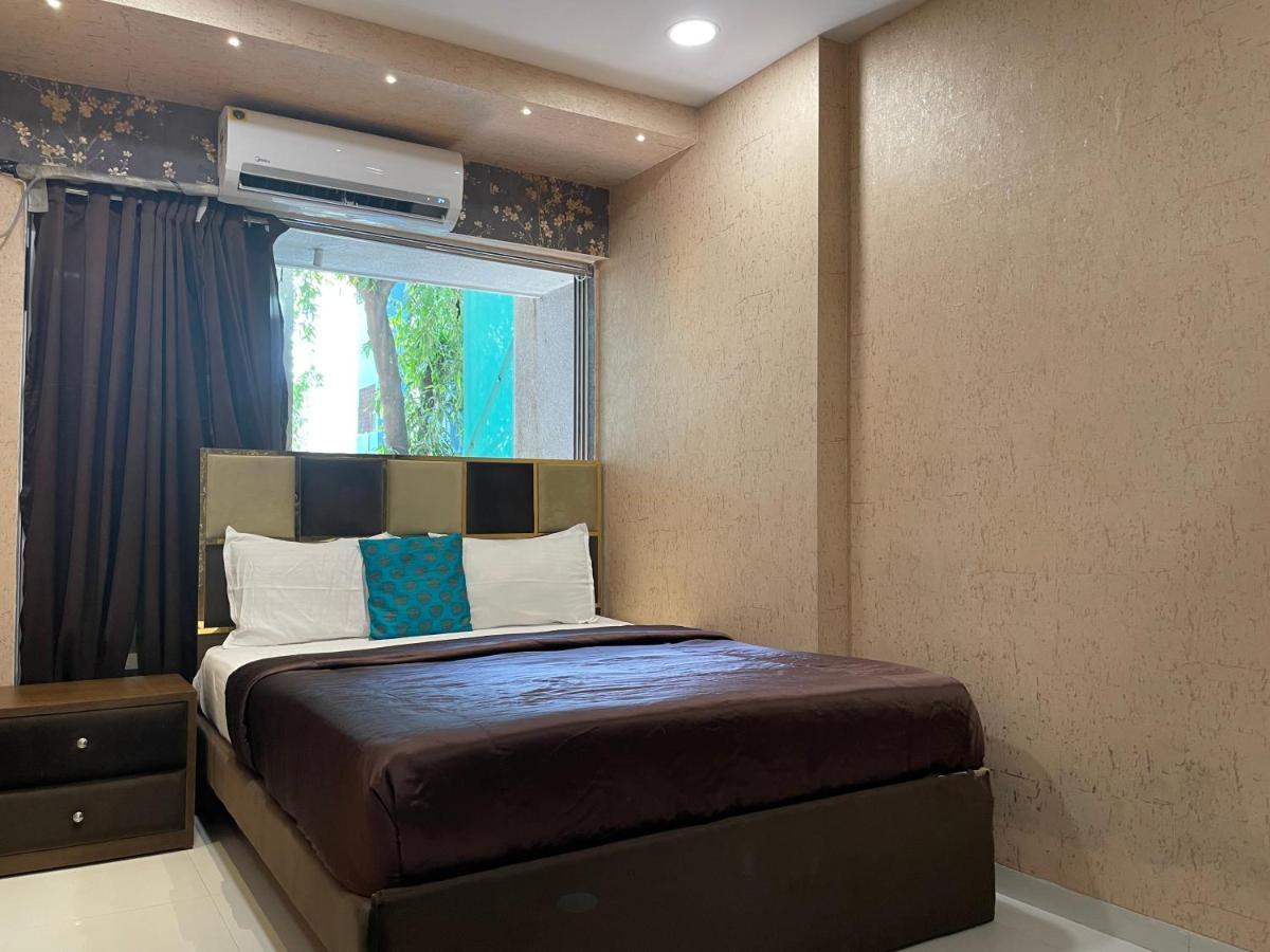 Osi Apartments Bandra West Mumbai  Buitenkant foto